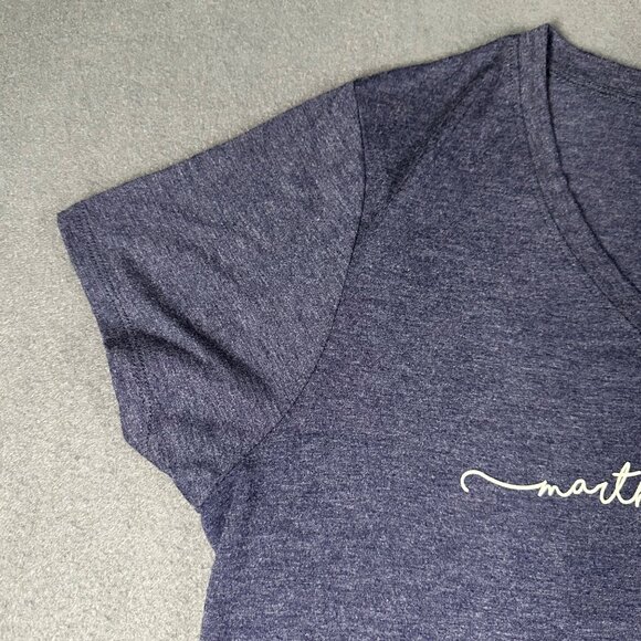 Marthas Vineyard Womens XL League Blue V-Neck Short Sleeve Script Font Tee T-shi - Picture 5 of 8